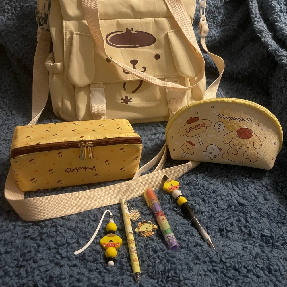 Pompom set of 7 Bags and pens